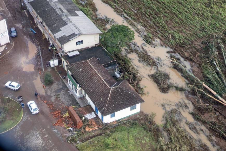 Muertos, desaparecidos y cientos sin hogar, el saldo de ciclón que azotó el sur de Brasil