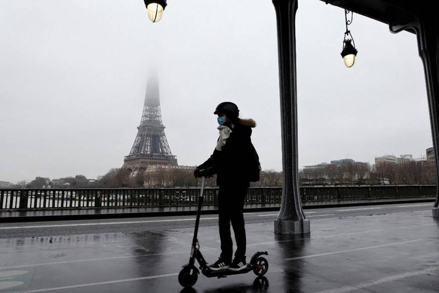 Eiffela, así luce la segunda torre Eiffel que acompaña a la original en su 134 aniversario