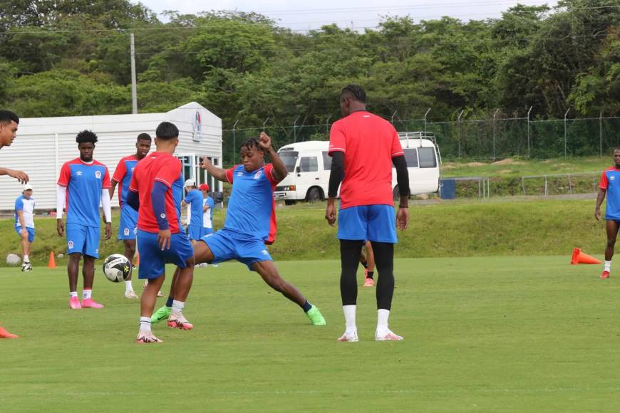 Olimpia estrena uniforme, confirman lesionado y legionario se queda entrenando