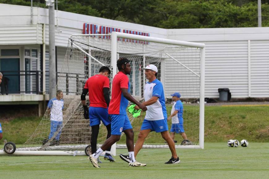 Así fue el regreso de Alberth Elis a entrenamientos del Olimpia