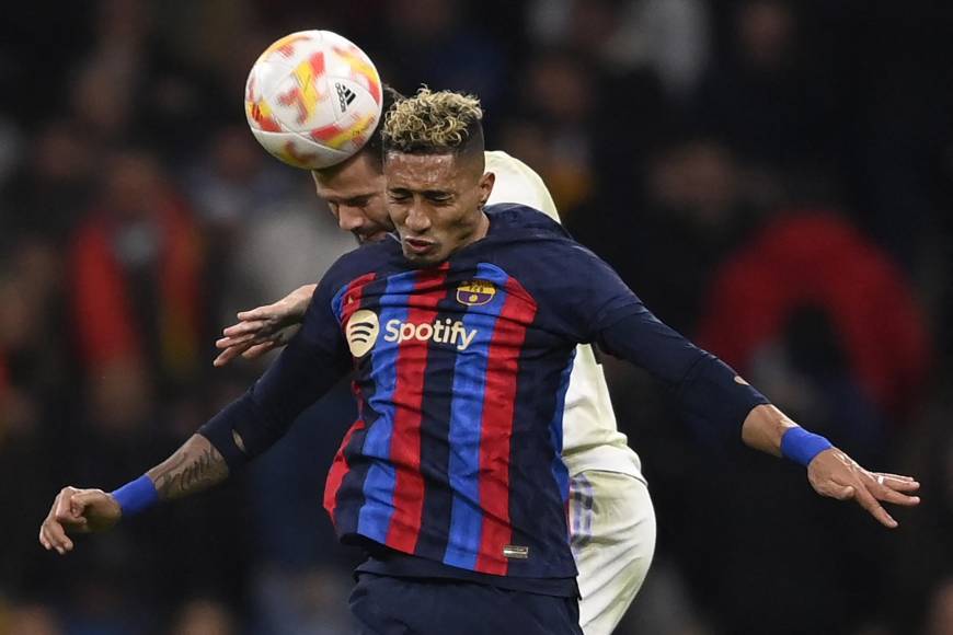 El Rey se autosaboteó: Así sonrió Barcelona en el Santiago Bernabéu ante Real Madrid