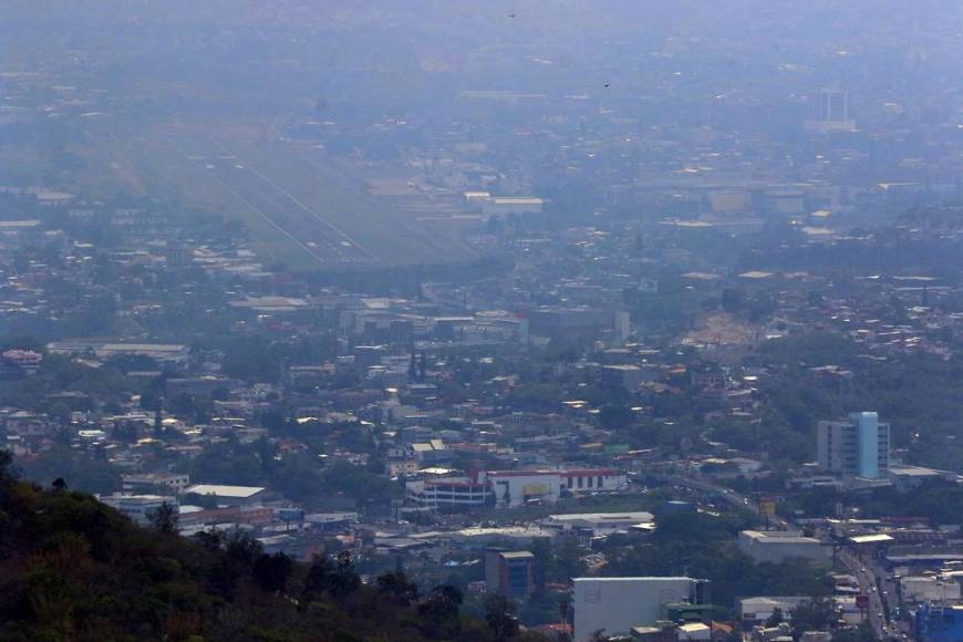 Así luce Tegucigalpa este sábado por la capa de humo