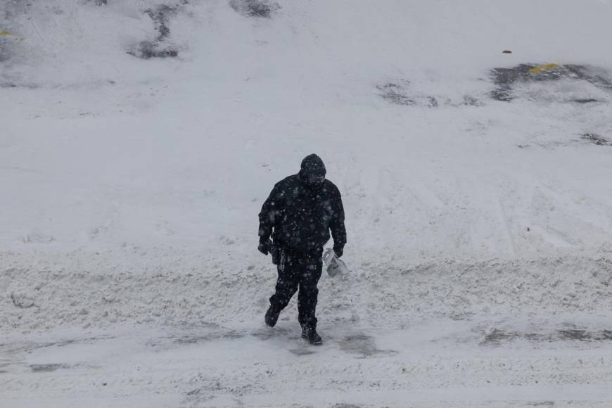 Nieve afecta norte de EUA por ingreso de aire ártico considerado peligroso