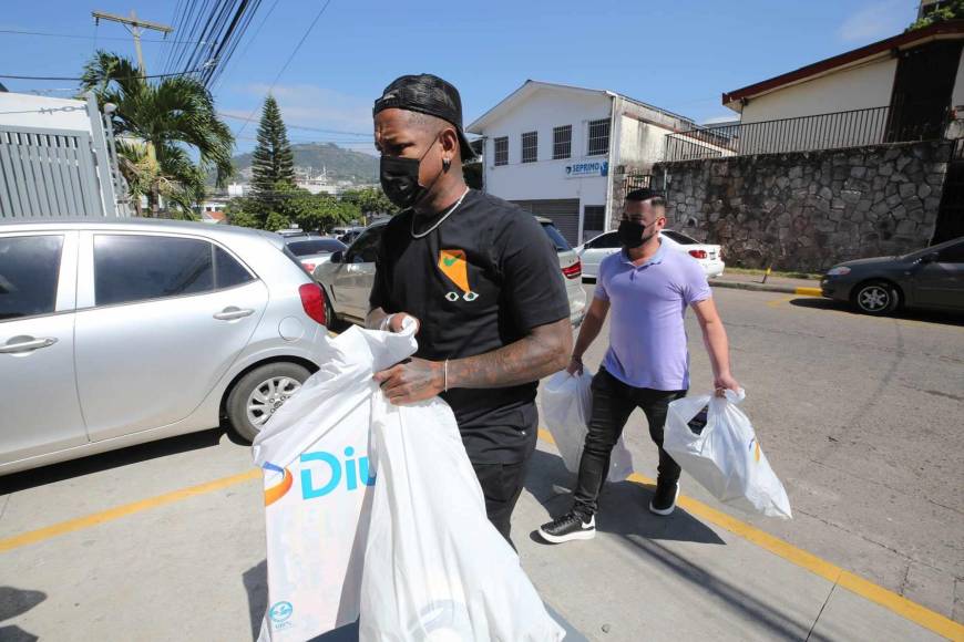 El lindo gesto de Romell Quioto en Fundación Hondureña para el Niño con Cáncer