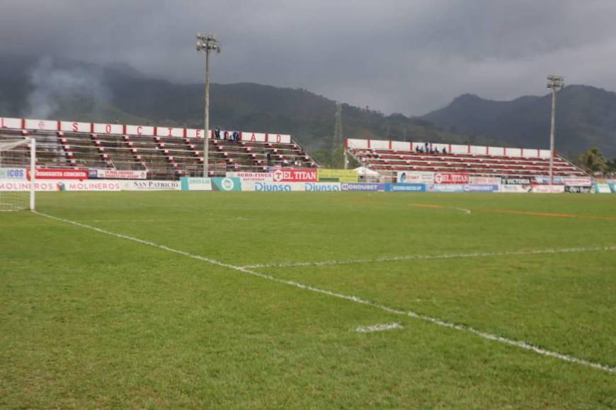 Locura en Tocoa con llegada del Olimpia y la sorpresa para Jerry Bengtson