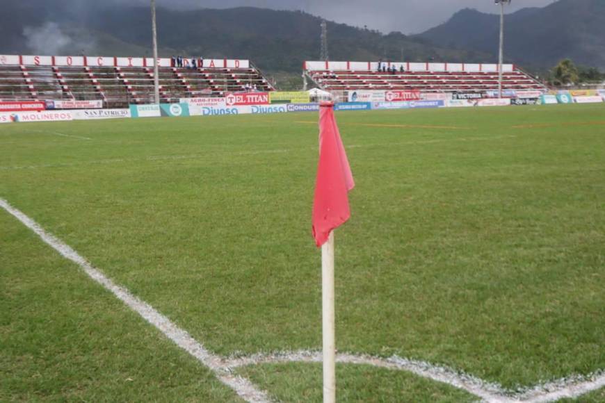 Locura en Tocoa con llegada del Olimpia y la sorpresa para Jerry Bengtson