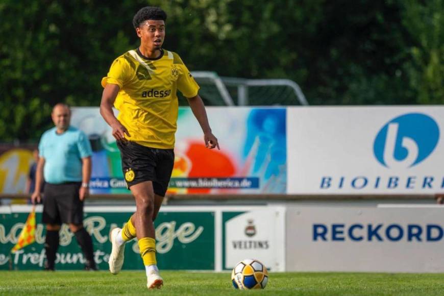 Leonardo Posadas, futbolista del Borussia Dortmund y de Alemania que jugaría con Honduras