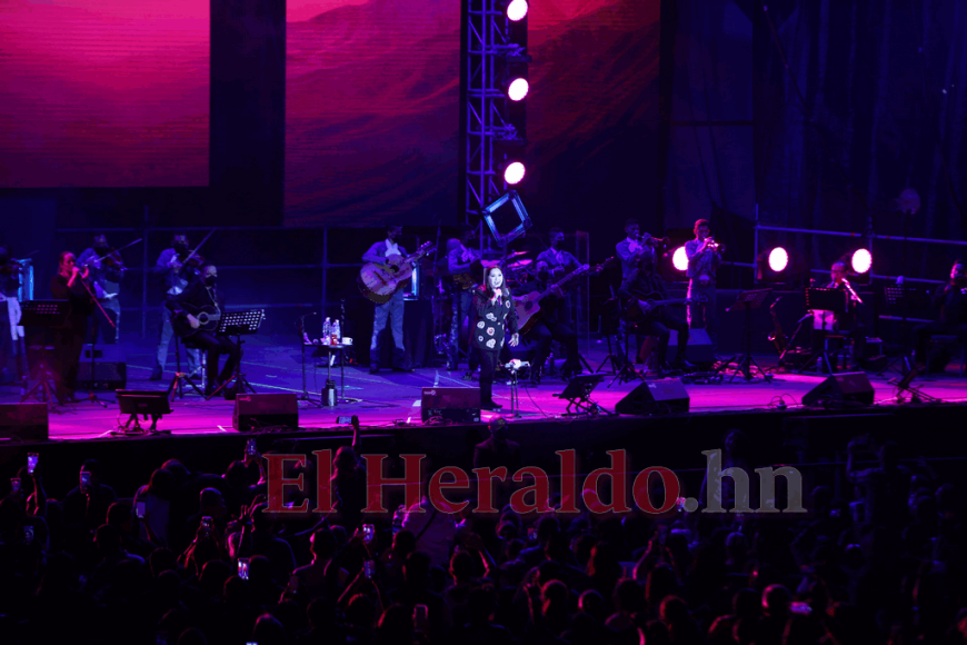 El espectacular concierto de Ana Gabriel en Honduras en imágenes