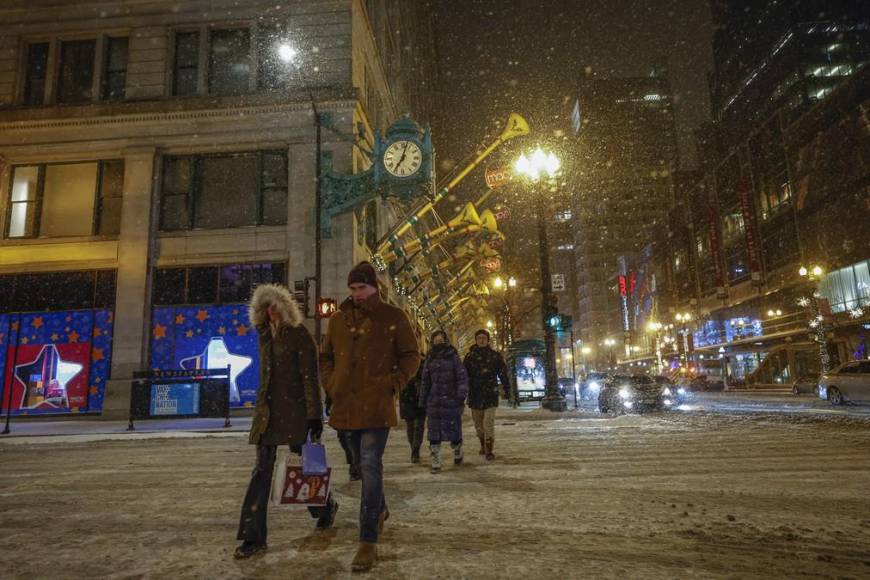 Tormenta invernal en Estados Unidos ya deja miles de vuelos suspendidos