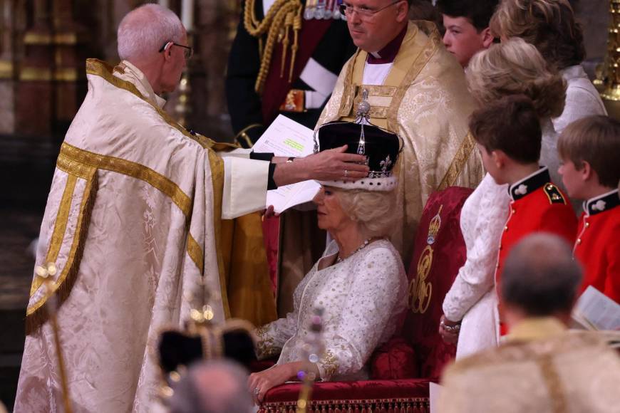 Así fueron coronados el rey Carlos III y la reina Camila