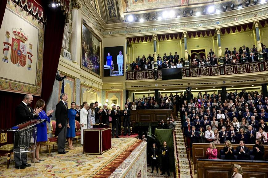 La princesa Leonor jura ante la Constitución en su cumpleaños 18