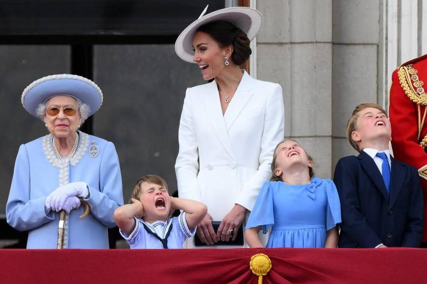 Los graciosos gestos del príncipe Louis en festejos del Jubileo de Platino de la reina Isabell II