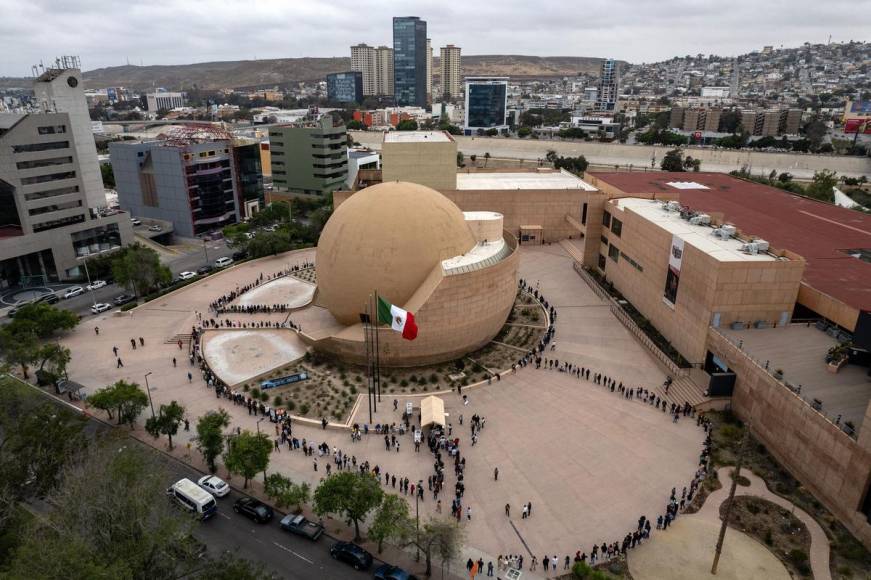 Elecciones en México se desarrollan “sin incidentes mayores”, dice el INE