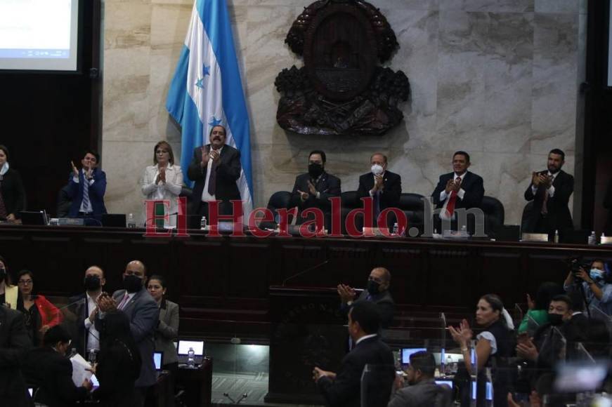 Aprueban condecoración al líder sindical, Carlos Humberto Reyes