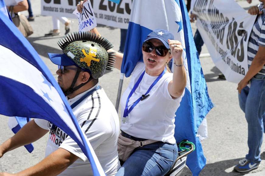 ”Fuera el familión” y “Libre nunca más”: las consignas de la marcha del Bloque de Oposición Ciudadana