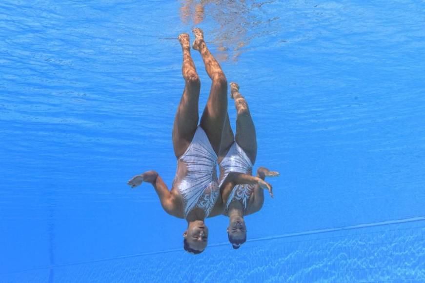 La heroica acción de una entrenadora para salvar a nadadora que se desmayó en pleno Mundial de Natación (Fotos)