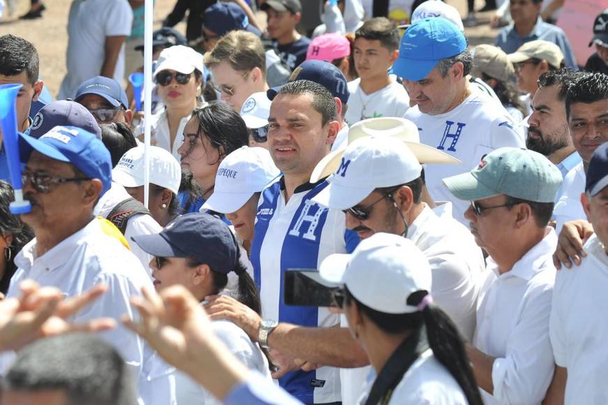 ”Fuera el familión” y “Libre nunca más”: las consignas de la marcha del Bloque de Oposición Ciudadana