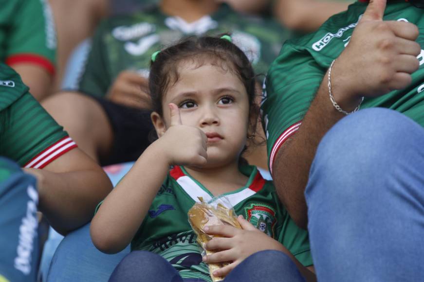 Bellas chicas, descubren quién es mascota del Marathón y los errores arbitrales