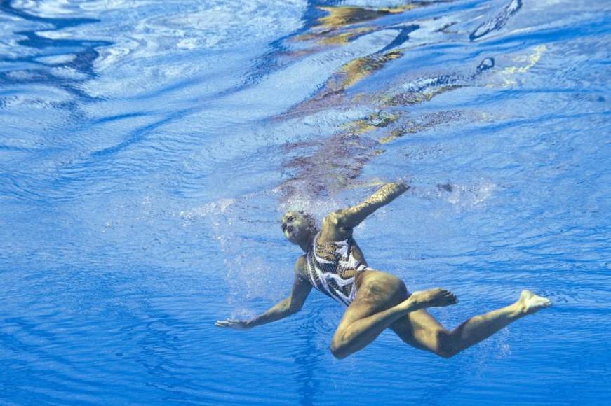 La heroica acción de una entrenadora para salvar a nadadora que se desmayó en pleno Mundial de Natación (Fotos)