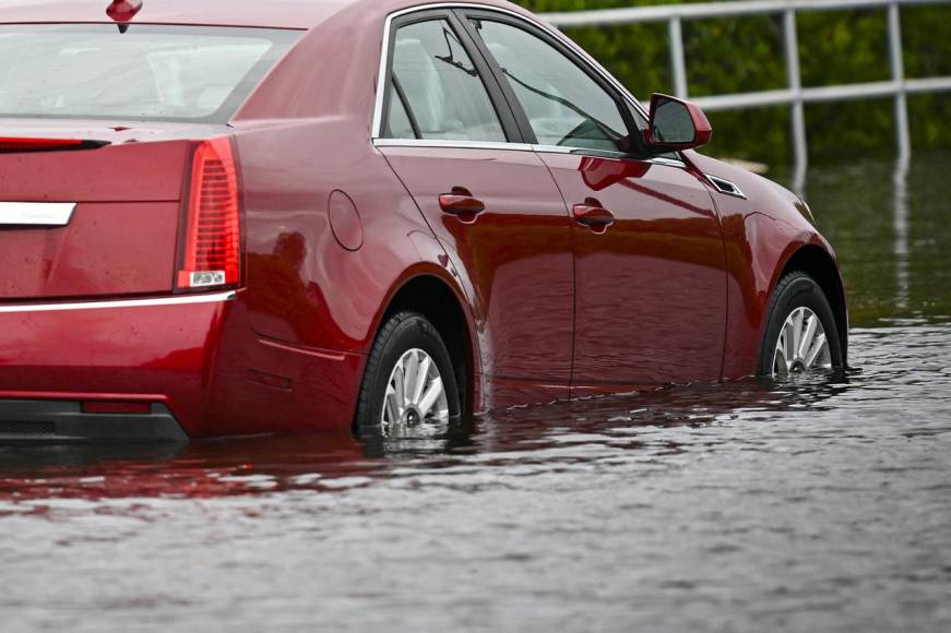 El huracán Idalia es “extremadamente peligroso”; Florida reporta fuertes inundaciones