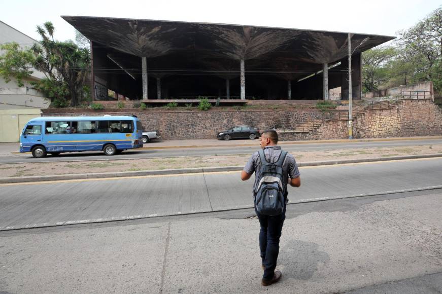 Fotos: Así luce el Centro Social Universitario a 23 años de su abandono