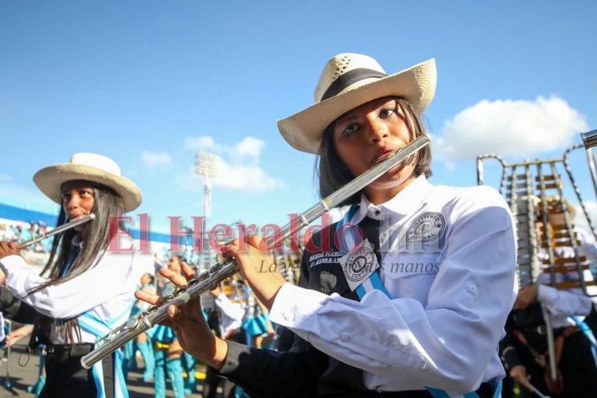 Así fue el show de la banda del Central Vicente Cáceres, la más esperada de los desfiles patrios