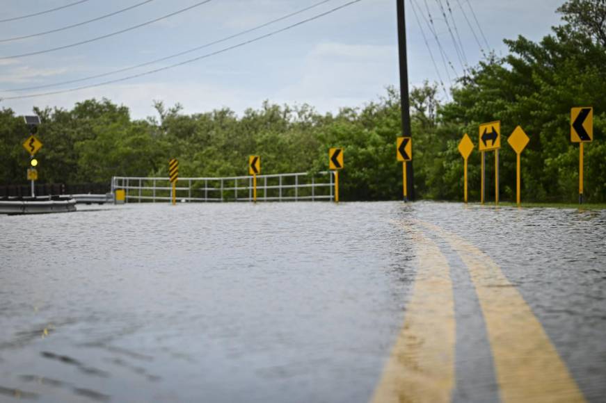 El huracán Idalia es “extremadamente peligroso”; Florida reporta fuertes inundaciones