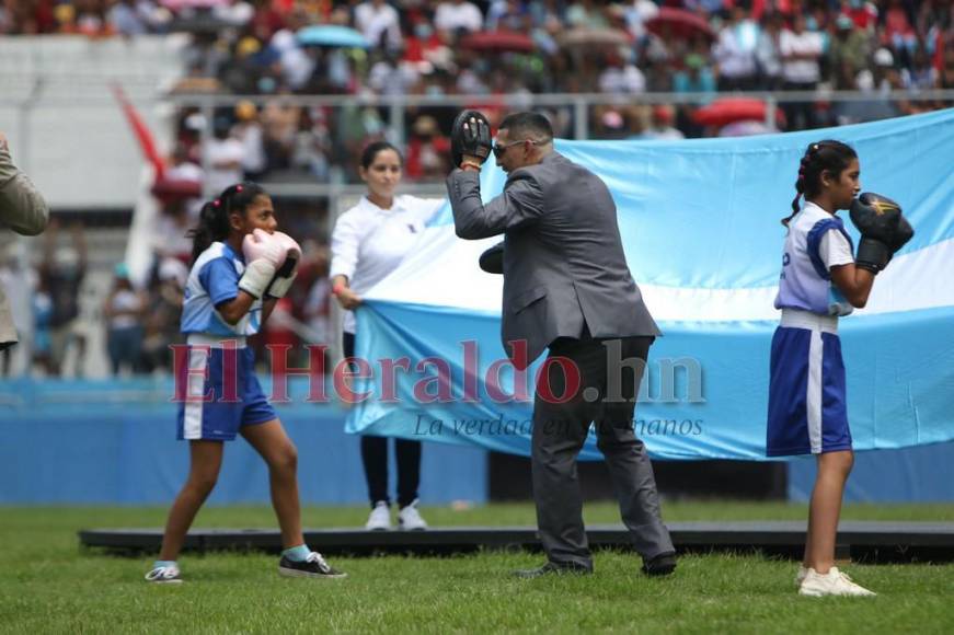 Teófimo López ofreció show de boxeo en las fiestas patrias de Honduras