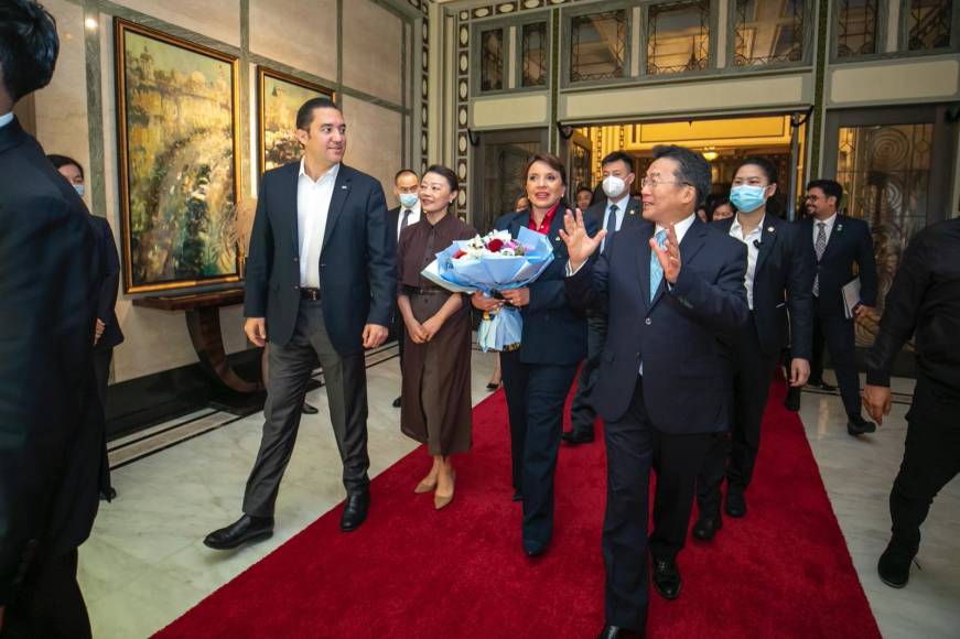 Así fue el recibimiento de la presidenta Xiomara Castro en su primera visita a China