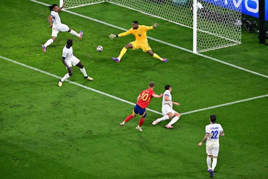 Lamine Yamal iluminado y Mbappé destrozado tras eliminación de Francia de la Euro 2024