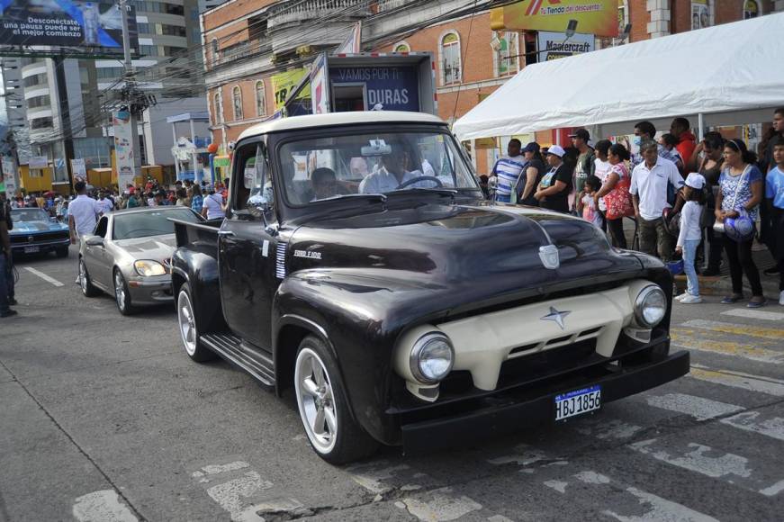 Color, alegría y fiesta: así arranca el carnaval por el 445 aniversario de Tegucigalpa