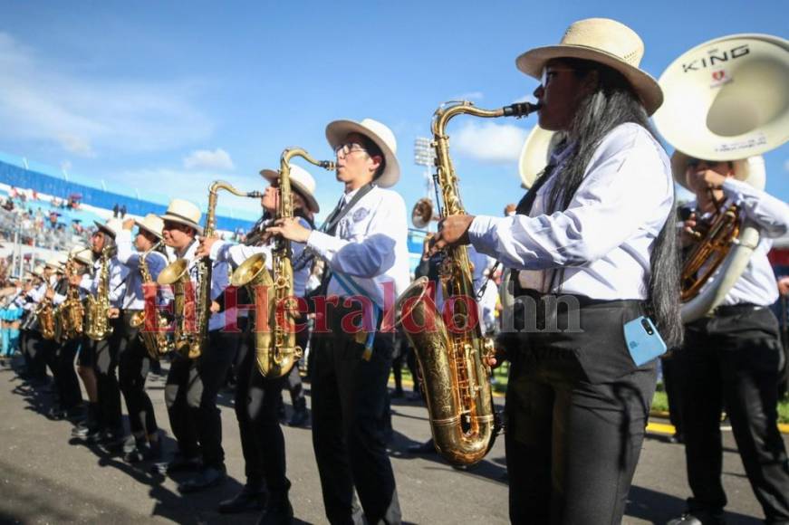 Así fue el show de la banda del Central Vicente Cáceres, la más esperada de los desfiles patrios