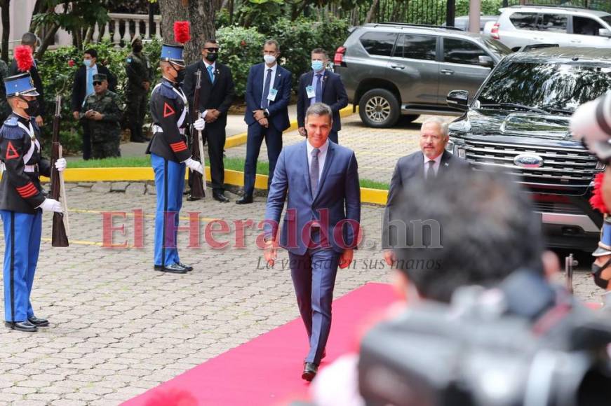 Así fue la llegada de Pedro Sánchez a Casa Presidencial (FOTOS)