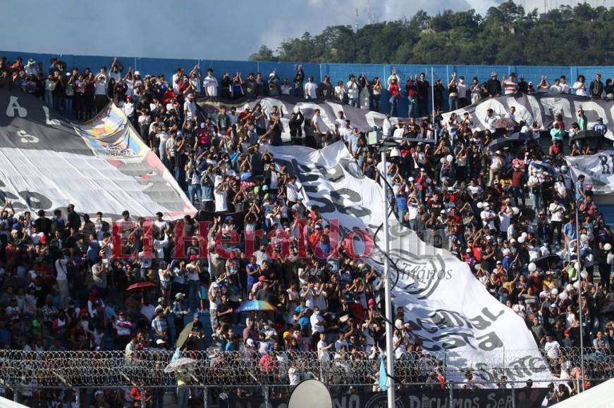 Así fue el show de la banda del Central Vicente Cáceres, la más esperada de los desfiles patrios