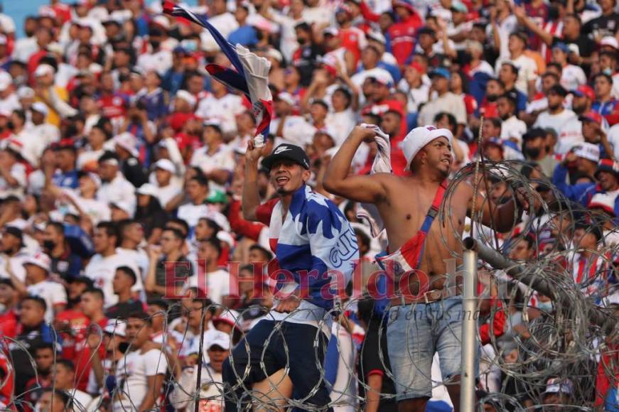 Fiesta, derroche de pasión y orgullo en la semifinal de vuelta entre Olimpia y Motagua