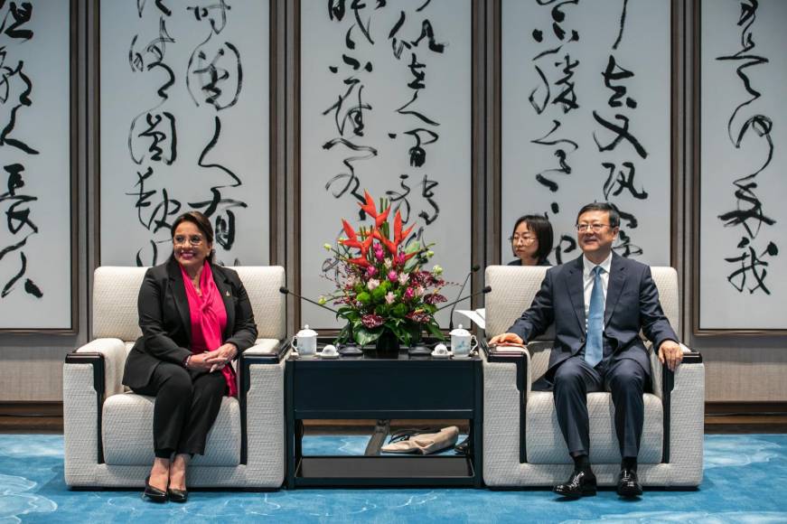 Así fue el recibimiento de la presidenta Xiomara Castro en su primera visita a China