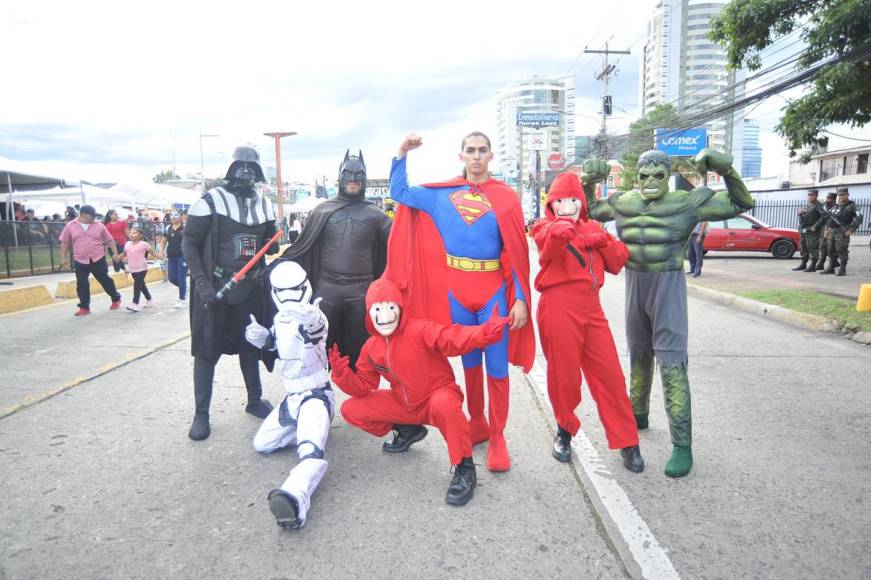 Color, alegría y fiesta: así arranca el carnaval por el 445 aniversario de Tegucigalpa