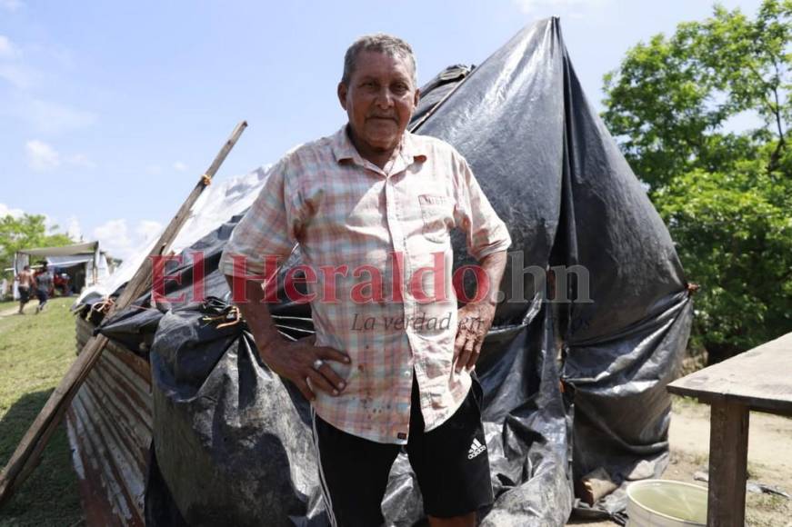 Desolados y a la espera de ayuda están decenas de familias en excampos bananeros