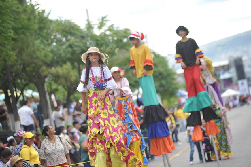 Color, alegría y fiesta: así arranca el carnaval por el 445 aniversario de Tegucigalpa