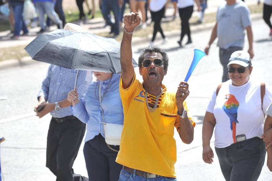 ”Fuera el familión” y “Libre nunca más”: las consignas de la marcha del Bloque de Oposición Ciudadana