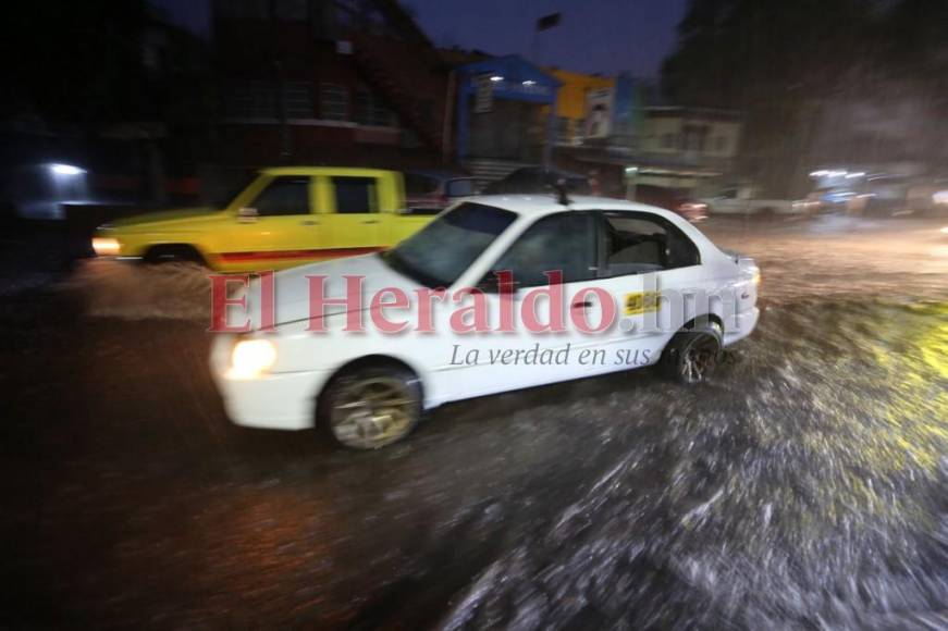 ¡Tegucigalpa anegada! Lluvias causan caos en la capital