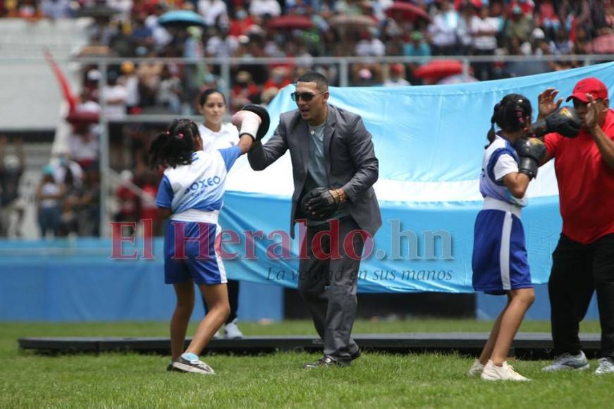 Teófimo López ofreció show de boxeo en las fiestas patrias de Honduras