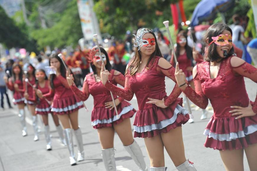 Color, alegría y fiesta: así arranca el carnaval por el 445 aniversario de Tegucigalpa