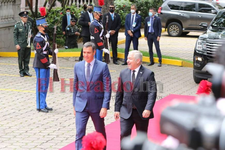 Así fue la llegada de Pedro Sánchez a Casa Presidencial (FOTOS)