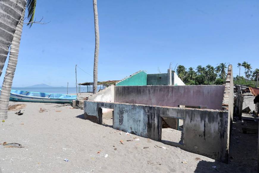 Así se está “tragando” el mar a toda una comunidad en Cedeño