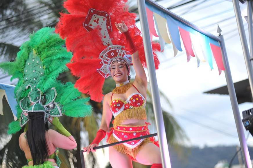 Derroche de belleza y sonrisas en carnaval de Tegucigalpa