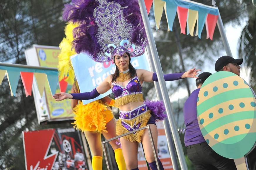 Derroche de belleza y sonrisas en carnaval de Tegucigalpa