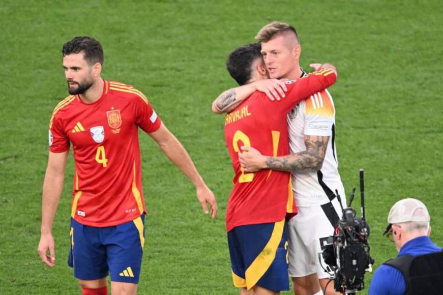 Kroos entre lágrimas, tristeza de Alemania y festejo de España por pase a semifinales de Eurocopa