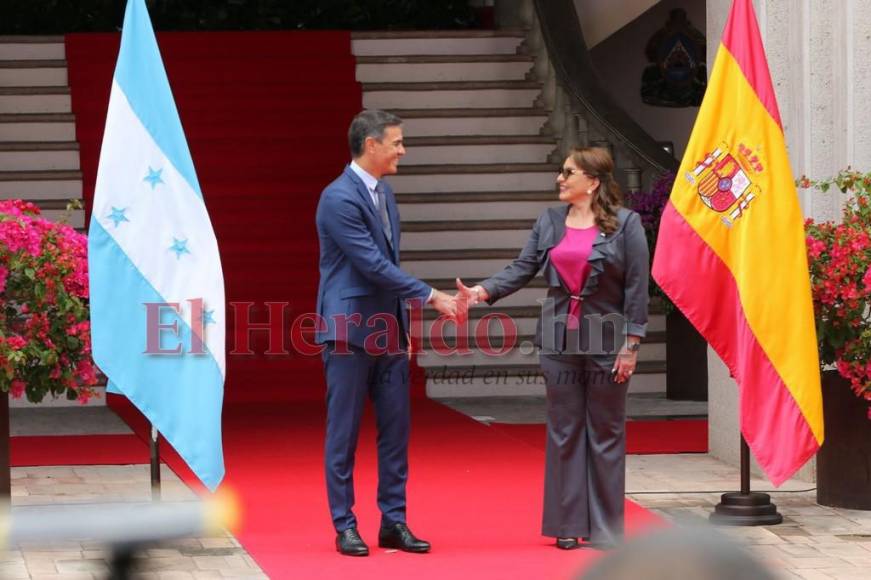 Así fue la llegada de Pedro Sánchez a Casa Presidencial (FOTOS)