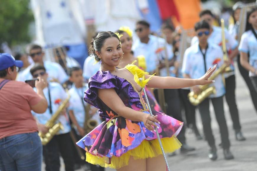 Color, alegría y fiesta: así arranca el carnaval por el 445 aniversario de Tegucigalpa